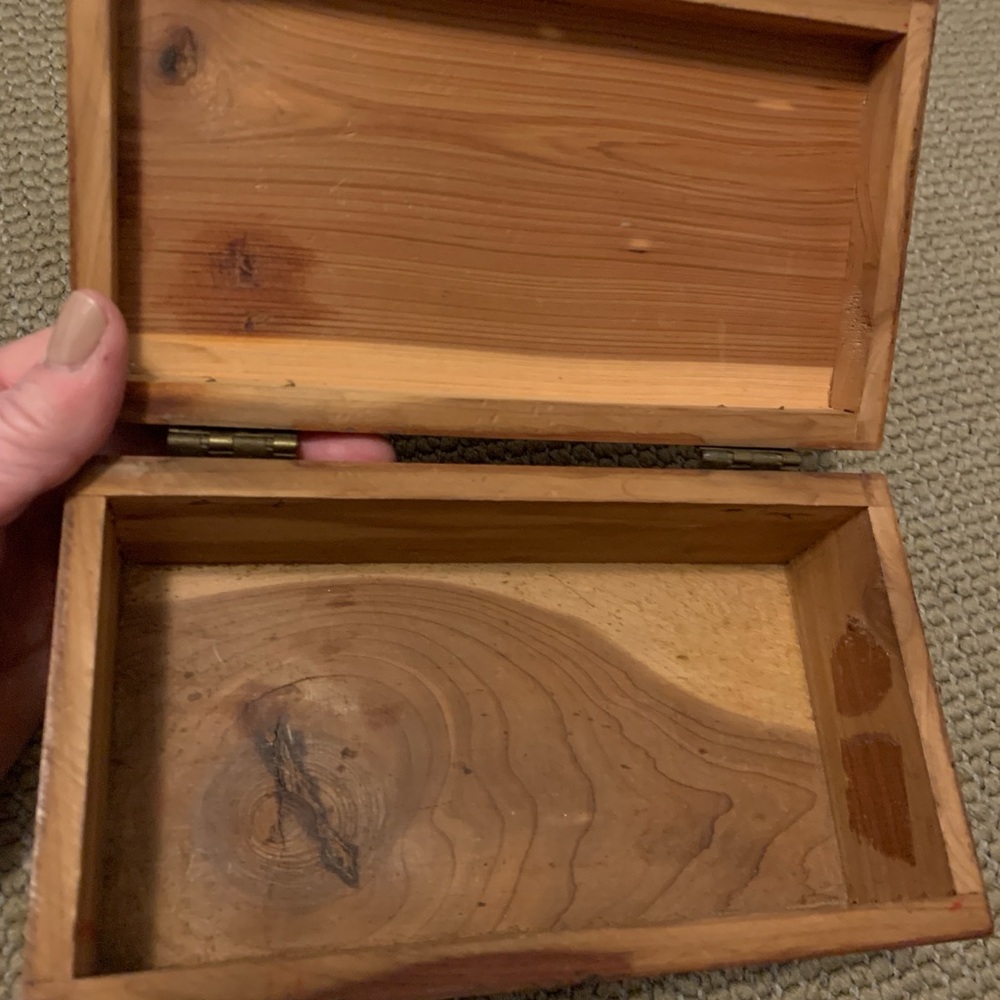 Vintage wooden trinket box - Picture 5 of 9